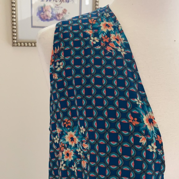 • Lularoe Floral Joy Cardigan • - Picture 2 of 7